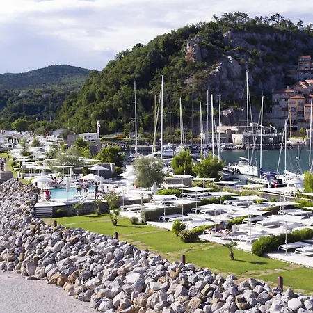 Portopiccolo Rubino Nel Borgo Apartamento